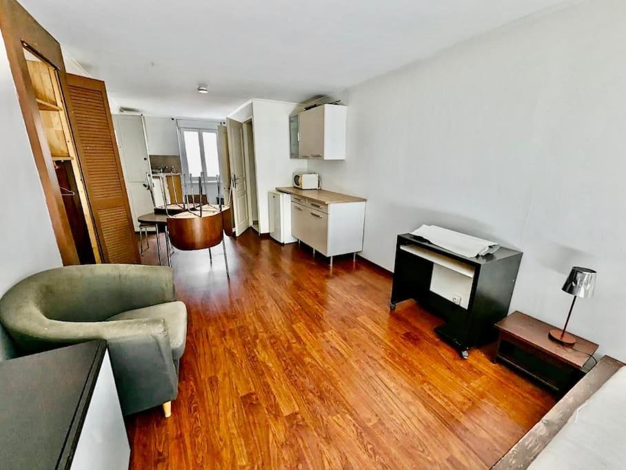 Spacieux - Calme & Equipe Avec Wifi Apartment