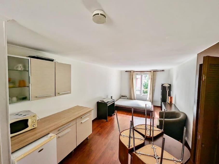 Spacieux - Calme & Equipe Avec Wifi Apartment